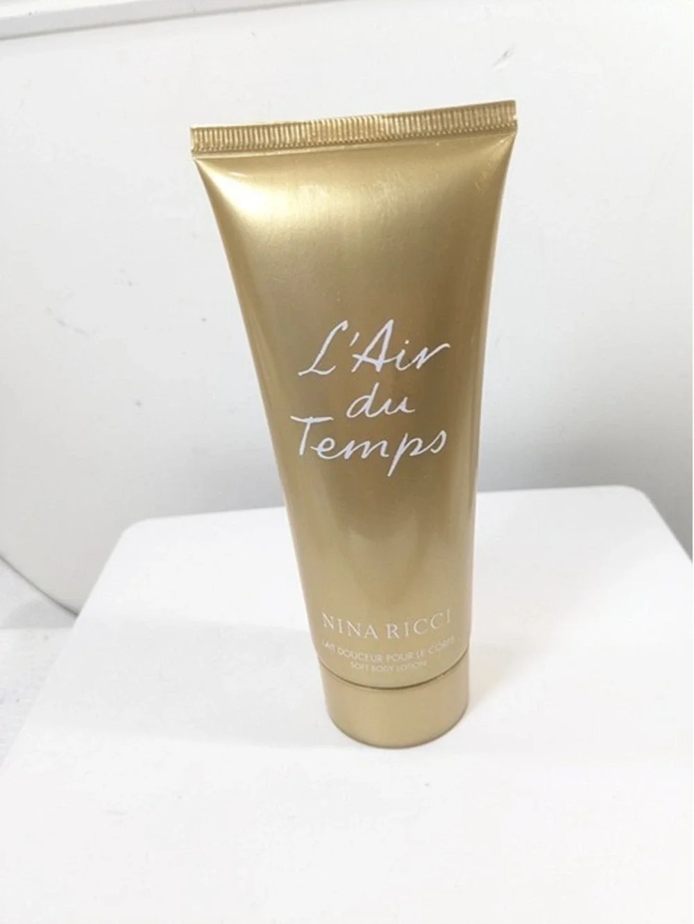 L'Air du Temps by Nina Ricci for Women Soft Body Lotion 3.4 oz READ